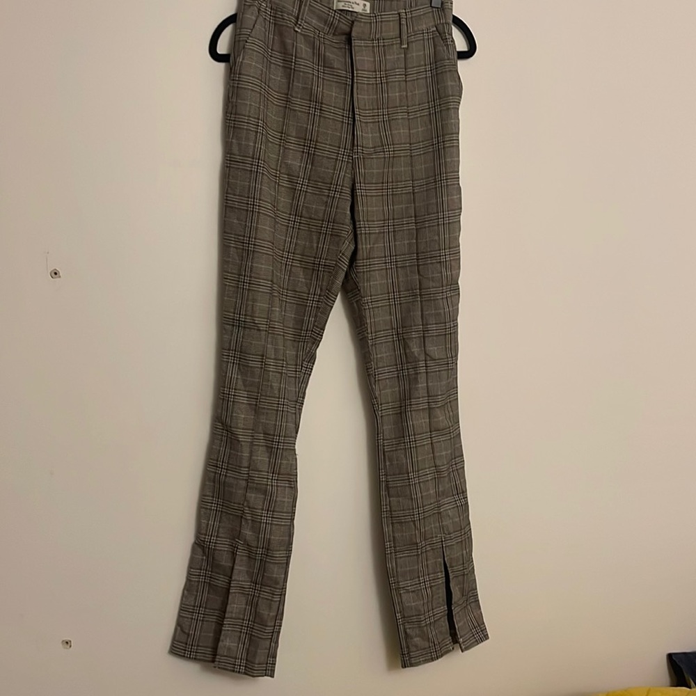 Ultra high waisted pants with slits at the bottom